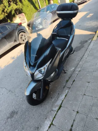 Honda SWT600 Maxi Scooter Gris