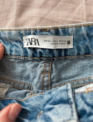 Short jeans Zara strappati