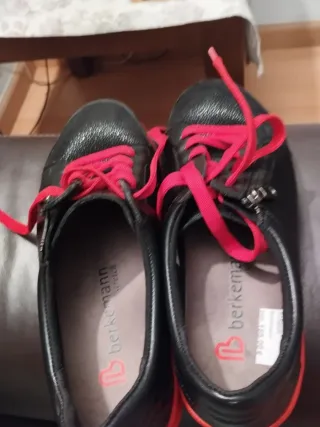 Berkemann Sneakers Mujer Inke Negras y Rojas