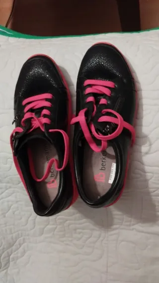 Berkemann Sneakers Mujer Inke Negras y Rojas