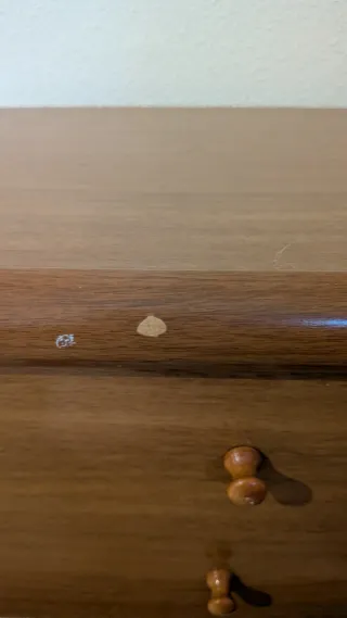 Mesita de noche de madera