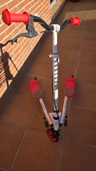 Patinete 3 ruedas con freno