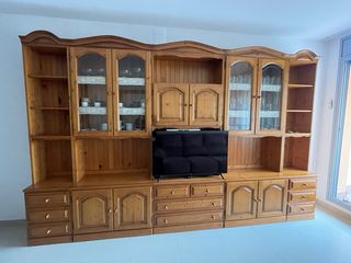 Mueble de comedor de madera maciza y cristal