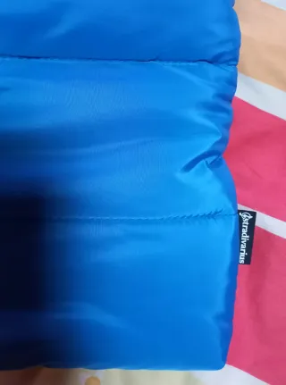 Bolso acolchado STRADIVARIUS azul nuevo.