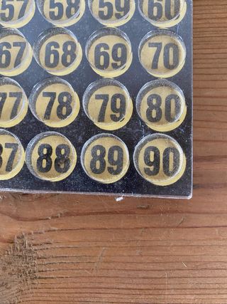 Tablero con números del 1 al 90