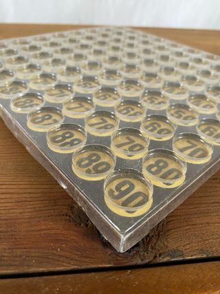 Tablero con números del 1 al 90