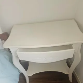 Consola auxiliar blanca estilo francés