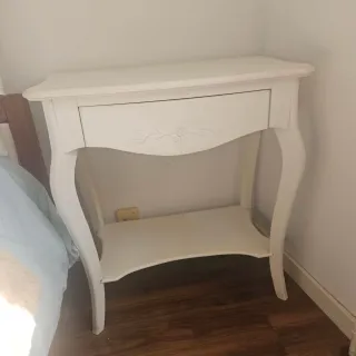 Consola auxiliar blanca estilo francés