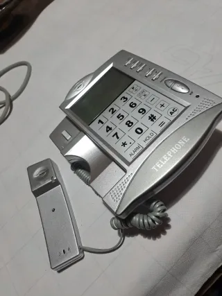 Telefono fisso silver con tastiera