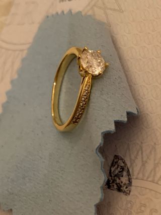 Anello solitario moissanite oro 18 k su argento