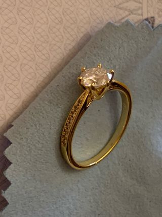 Anello solitario moissanite oro 18 k su argento
