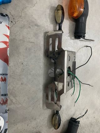 Piezas para moto: Puños, intermitentes y más