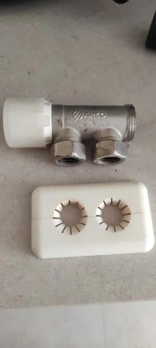 Válvula radiador ARCO T con tapa