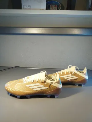 Botas de fútbol Messi x Bad Bunny tall 42