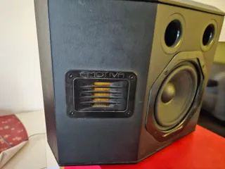 Caixas de Som Emotiva Surround