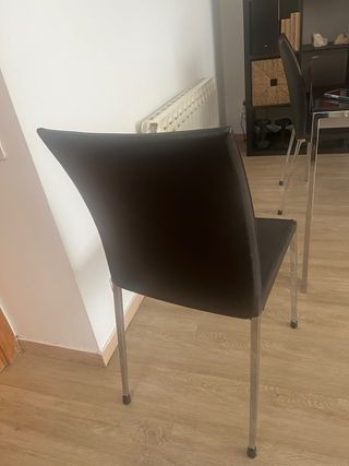 Mesa cristal negro y 4 sillas Mokka