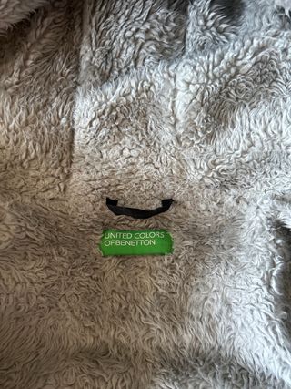 Anorak Benetton niño acolchado negro T.6-8 122cm.