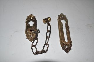Cadena de seguridad para puerta vintage