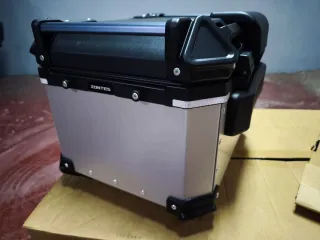 Baúl Zontes 45L + Soporte Zontes 703f