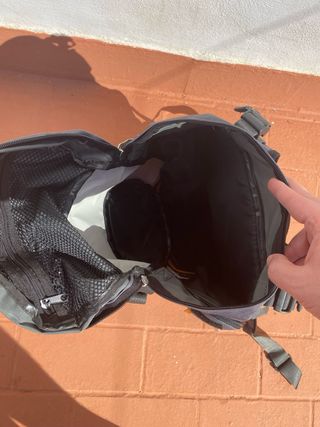 Mochila senderismo gris y naranja