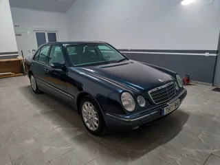 Mercedes-Benz Clase E 2001