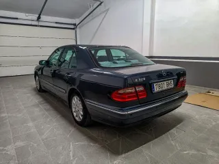 Mercedes-Benz Clase E 2001