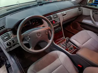Mercedes-Benz Clase E 2001