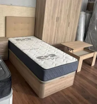 Canape de madera y tela