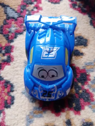 Coches de juguete varios