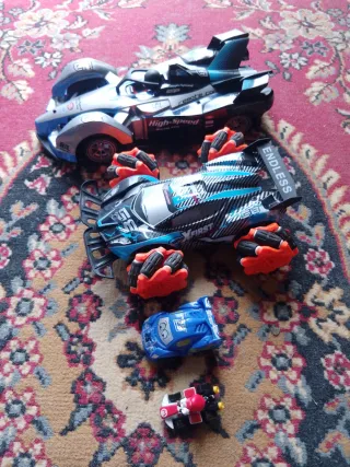 Coches de juguete varios