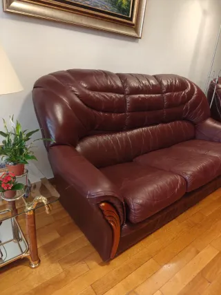 Sofá de cuero marrón elegante