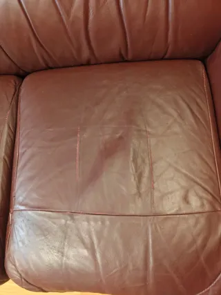 Sofá de cuero marrón elegante