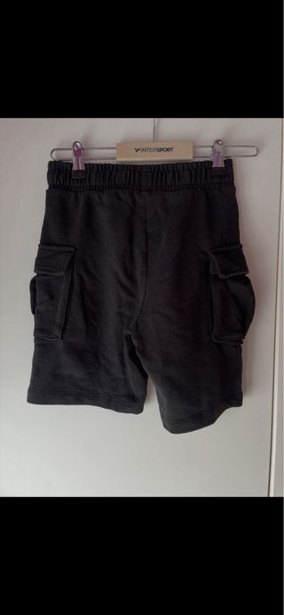 Bermudas negras con bolsillos