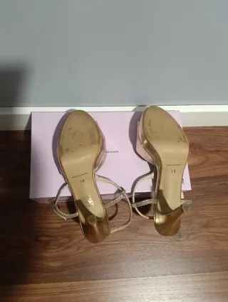 Sandalias Mastil Doradas Tacon