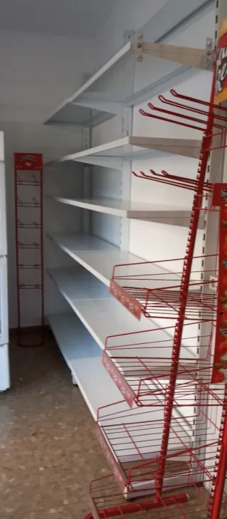 Mobiliario Tienda y Congelador Isla