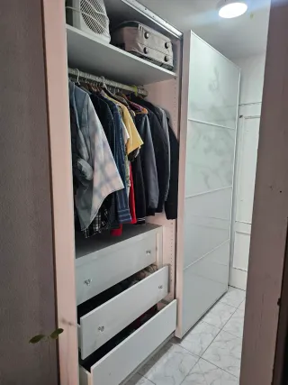 Armario 2m ancho x 2.30m alto x 60cm