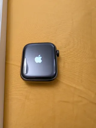 Apple Watch series 8 acero inoxidable.