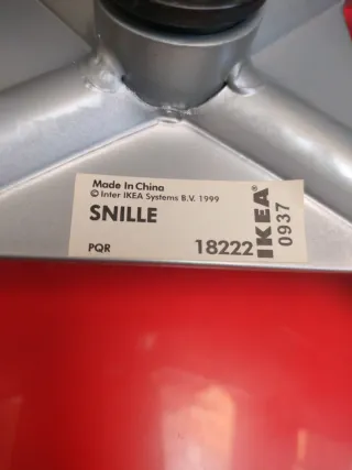 Silla SNILLE de escritorio roja de IKEA
