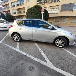 TOYOTA AURIS 2013