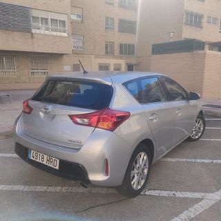 TOYOTA AURIS 2013