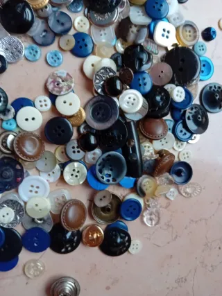 Lotto bottoni assortiti 330 gr