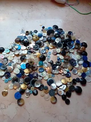 Lotto bottoni assortiti 330 gr