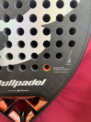 Pala Bullpadel Vertex 04 + Funda (2 partidos)