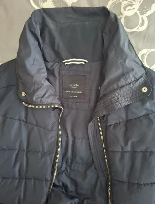 Cazadora acolchada Bershka marino oscuroT.XS