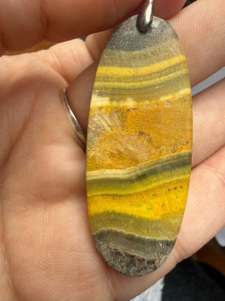 Colgante Jaspe Abejorro Piedra Volcánica