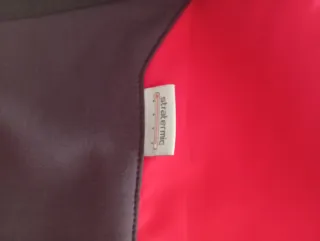 Chaqueta Quechua impermeable roja y gris