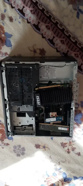 Torre Victus sin procesador lo demás tiene todos