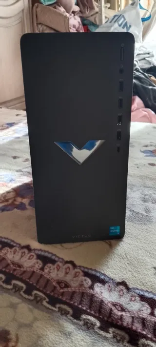 Torre Victus sin procesador lo demás tiene todos