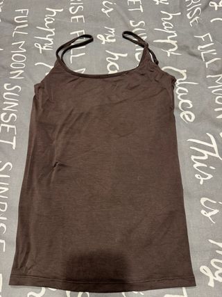 Camiseta marrón con refuerzo pecho Talla S