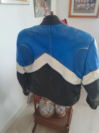Chaqueta de motorista touring azul y negra